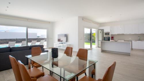 Blancazul Villa Isora