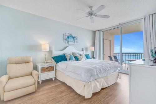 Voodi või voodid majutusasutuse Avalon 810 - Large Corner Unit w/ Wrap Around Balcony & Gorgeous Beach Views! toas