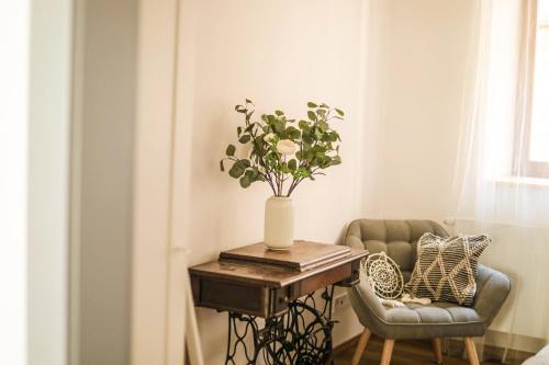 Posezení v ubytování KVARTÝR - nový apartmán na náměstí v České Lípě