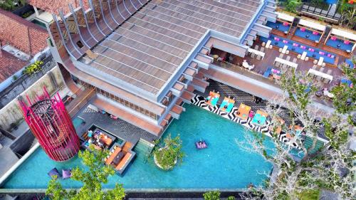 Hotel Indigo Bali Seminyak Beach by IHG — Swimming pool