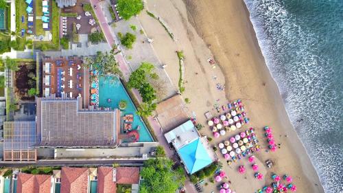 Hotel Indigo Bali Seminyak Beach by IHG — Swimming pool
