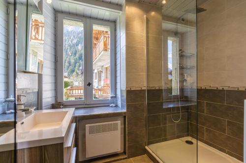 Ванна кімната в Maisonnette Argentée - Happy Rentals