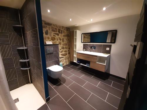 Ванная комната в Entre ruralité et modernité