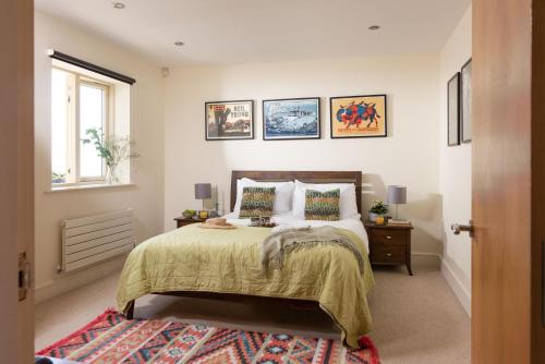 a bedroom with a bed and a window at 5 The Vista, Newquay in Newquay