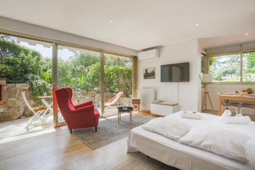 Studio A/C La Californie with patio by Olidesi