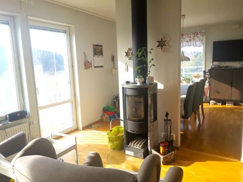 พื้นที่นั่งเล่นของ An entire floor in a beautiful villa, close to Arlanda Airport