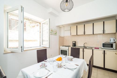 Apartments Sisic