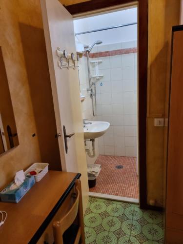Ein Badezimmer in der Unterkunft Albergo Stella Di Mare