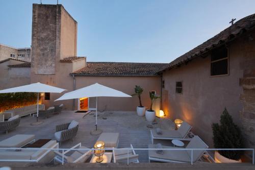 Un patio o zona al aire libre en Convent de la Missio - Grand Luxury Boutique hotel, Adults Only