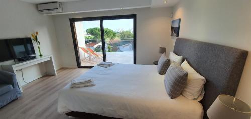 Villa Margarida by Laranjal Rentals