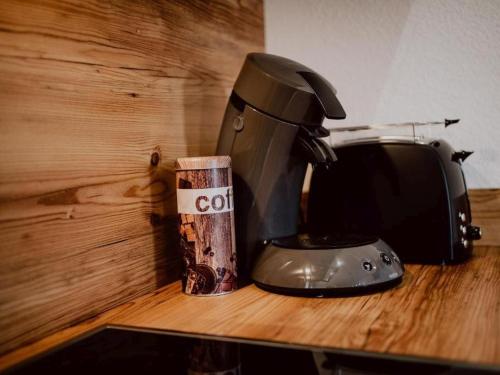 Tetera y cafetera en Rheinzeit-Weisweil