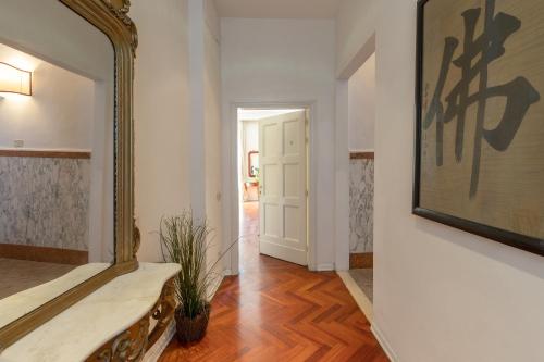 Velluto elegant apartment near the Duomo