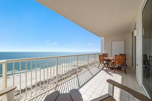 Μπαλκόνι ή βεράντα στο Beach Club B1703 ~ Beachfront 17th Floor ~ Phenomenal Beach/Gulf View!