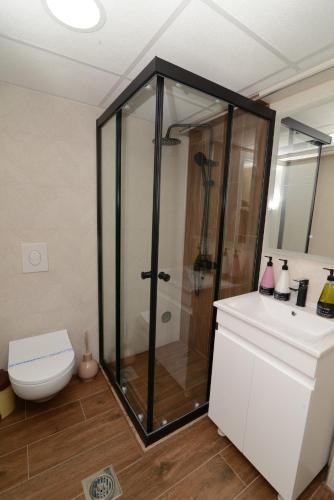 Fotografie z fotogalerie ubytování NOCE Apartments - Premium Lake View v destinaci Ohrid