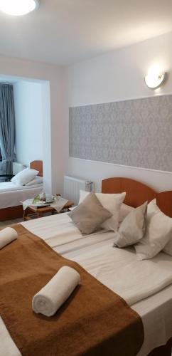Katil atau katil-katil dalam bilik di M7 Villa Bed& Bistro