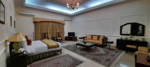 Gallery image of Etihad Club by Faletti's Hotel in Rahimyar Khan