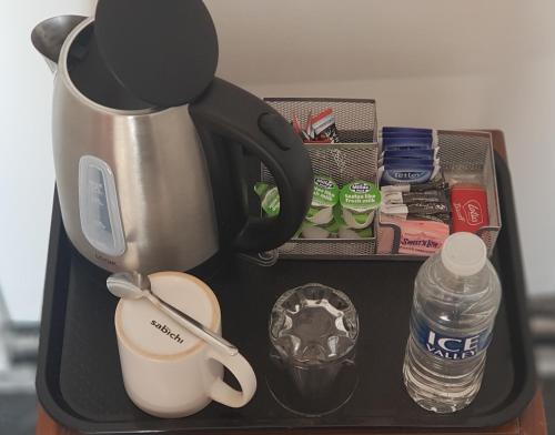 Tetera y cafetera en Annabelle Rooms