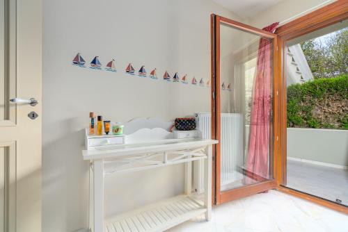 Ένα μπάνιο στο SUN VILLA GLYFADA