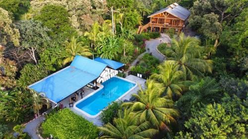 Bazén v ubytování Guava Grove Resort & Villas nebo v jeho okolí