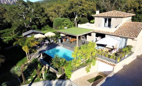 Villa CASA BAGGIA, proche plage, piscine à débordement chauffée, pool house
