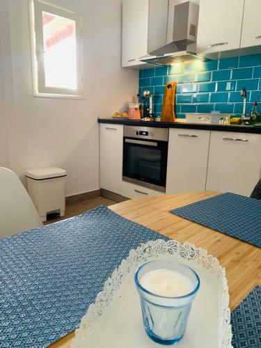 Dapur atau dapur kecil di Villa ,,Sea Breeze,, - home by the sea