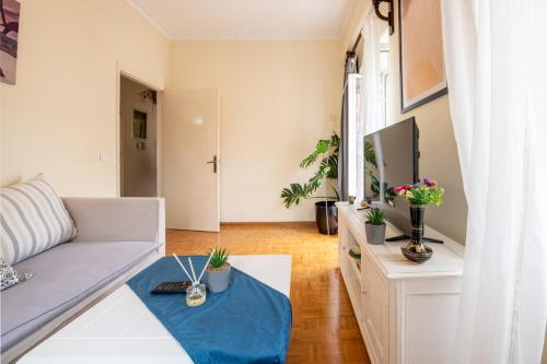 Mitropoleos Suite