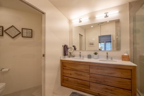 Ένα μπάνιο στο Sedona Red Rock Paradise Amazing Views and Hot Tub