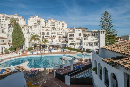 Freshly renovated, modern penthouse Pueblo Evita!