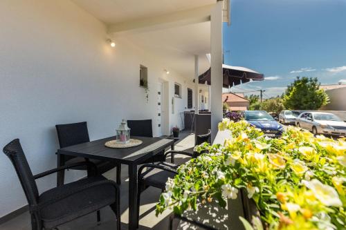 Petra modern apartment with free parking and BBQ