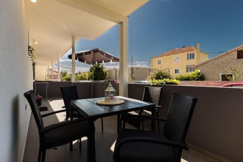Petra modern apartment with free parking and BBQ