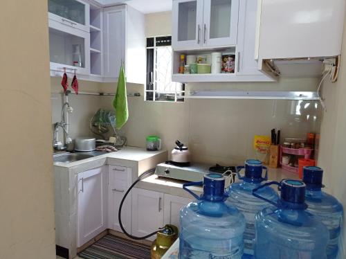 Dapur atau dapur kecil di Homestay Bilqis Full House 4 Kamar 5 Bed Syariah