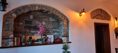 パーメットにあるGarden Guest Houseの石壁