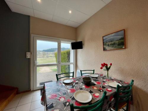 Photo de la galerie de l'établissement Gîte familial près du Puy-en-Velay avec accès rapide au Lac du Bouchet - FR-1-582-340, à Cayres