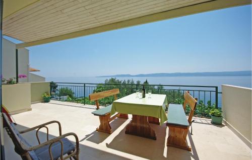 Balkón alebo terasa v ubytovaní Apartment Omis With Sea View 03