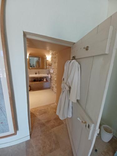 Koupelna v ubytování Mas Les Escourtades Chambres d'hôtes