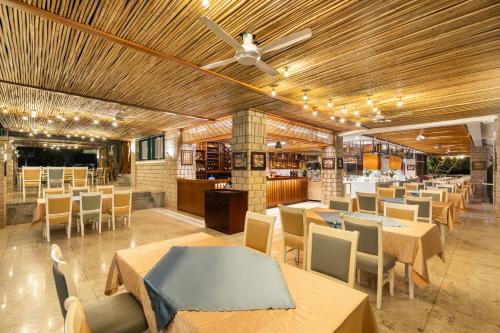 Εστιατόριο ή άλλο μέρος για φαγητό στο Hoang Ngoc Beach Resort