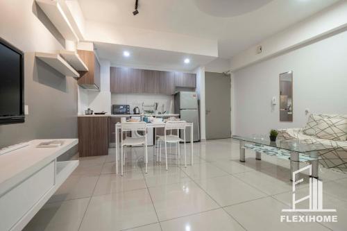 Una cocina o cocineta en 10am-6pm, SAME DAY CHECK IN AND CHECK OUT, Work From Home, The Hyve-Cyberjaya, Private Studio by Flexihome-MY
