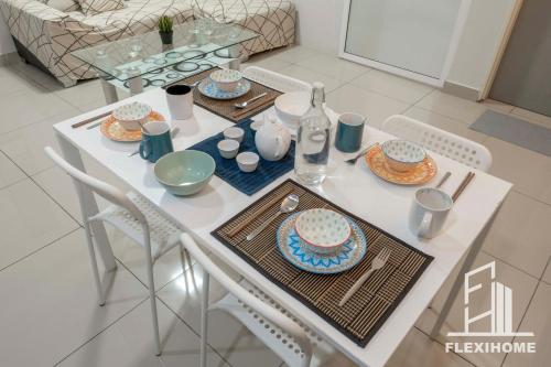 Galería fotográfica de 10am-6pm, SAME DAY CHECK IN AND CHECK OUT, Work From Home, The Hyve-Cyberjaya, Private Studio by Flexihome-MY en Cyberjaya