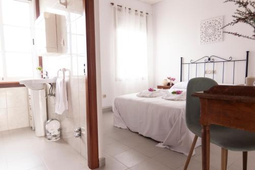 Ένα ή περισσότερα κρεβάτια σε δωμάτιο στο Hostal San Cristobal - Pontedeume