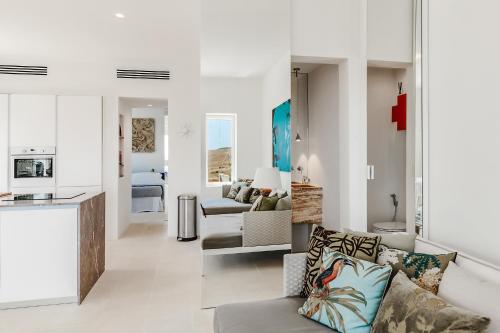 Χώρος καθιστικού στο Kubo Sea Views Luxury Escape