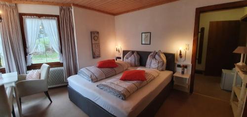 Ένα ή περισσότερα κρεβάτια σε δωμάτιο στο Pension Gasthof Gaistal