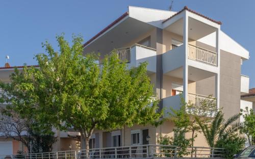 Gallery image of PROPERSTAY 107 - Villa Sea View Polychrono in Polykhrono