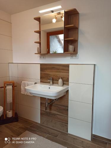 Fotografie z fotogalerie ubytování Neue Ferienwohnung in Illmensee Ruschweiler v destinaci Illmensee