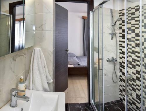 A bathroom at Cozy Bright Studio