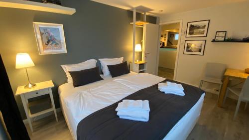 Una cama o camas en una habitación de The Herring House