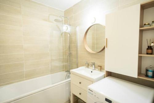 Ванная комната в Bien chez soi à Evry appt 53m2 balcon parking