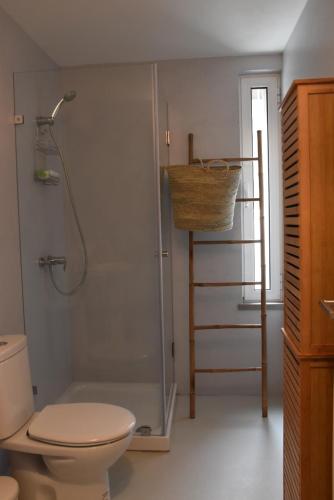 Bathroom sa Casa Atlântico Carvalhal Comporta, apartamento piscina aquecida
