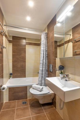 Central Luxurious Apartments Close to the Sea