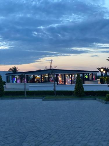 Imagen de la galería de Sea Breeze White Villas, en Bilgah