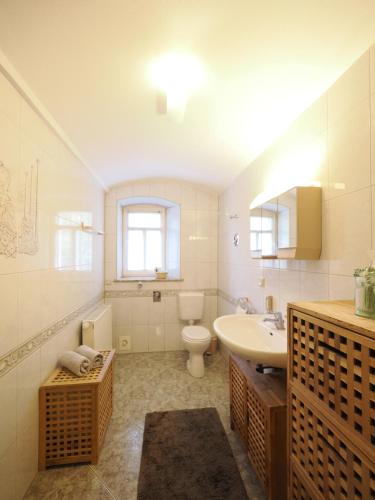 Ένα μπάνιο στο Villa Falkenstein